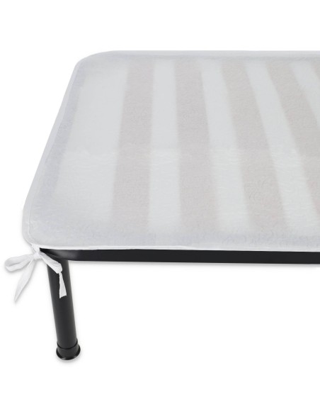 Couvre-sommier thermo-compact pour matelas à lacets